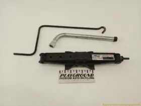 564.vo1c09 Volvo C30 Vehicle Emergency Jack With Handle And Wrench Fits 2007-2013 07 08 09 10
