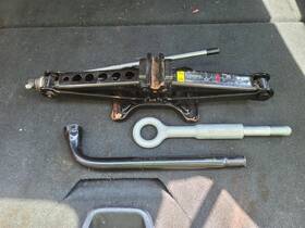 Volvo 564.vo1m15 V60 2015 Jack 2312307