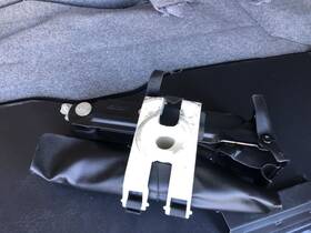 Volvo 695.vo1m06 2006 S60 Emergency Roadside Tools Toolkit Jack Lugwrench 916333