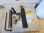 04-05 Gmc Envoy Xuv Complete Jack Kit With Tools Lug Wrench Rods Oem Used. Price: $65.00.