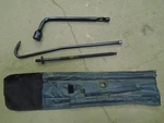 Escape 2002 Jack 1052924 Used. Price: $68.25.
