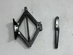 Malibu 2022 Jack 2734934 Used. Price: $85.00.