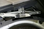Jack Fits 2009 Nissian Rogue 1734738 Used. Price: $61.20.
