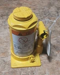2008 Ford F350 Super Duty Ton Bottle Jack, Id: 6C34-17080-BA, **jack Only** Used. Price: $130.50.