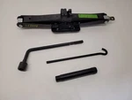 2016-2020 Kia Sorento Scissor Spare Tire Jack W Tools 09110C5000 Used. Price: $103.30.