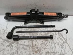Nissan Versa 2015 Jack 1674189 Used. Price: $85.00.