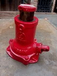 Vintage Nissan Datsun 1.5 Ton Factory Bottle Jack Used. Price: $44.00.