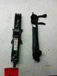 Commander 2008 Jack 814380 Used. Price: $85.50.