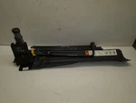 Gmc Denali Xl 2015 Jack 1155605 Used. Price: $105.00.