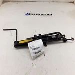 Avalon 2001 Jack 601988 Used. Price: $55.00.