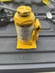 2006 Ford F350 Ton Bottle Jack 6C34-17080-BA Used. Price: $100.00.