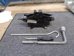 Aveo 2005 Jack 1710753 Used. Price: $74.00.