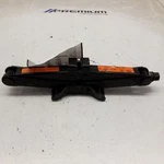 Maxima 2009 Jack 591476 Used. Price: $45.00.