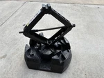 2019-2025 Chevrolet Equinox Spare Wheel Lift Jack 1300 Kg #84320543 Oem Used. Price: $68.00.