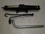 Vw Volkswagen Taos 2023 Jack 1325381 Used. Price: $130.00.