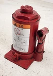 2011 Ford F550 Superduty Spare Tire Bottle Jack P/n# AC34-17080-CA Used Oem. Price: $149.99.
