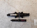 2007 Saturn Ion Jack 173828 Used. Price: $44.00.