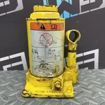 Oem 2005-2007 Ford F350 Super Duty Drw Dually Bottle Jack AC34-17080-BA Used. Price: $199.99.