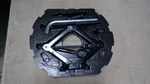 2012 Volkswagen Beetle Hatchback Jack And Tool Assembly With Foam 94261 Used. Price: $166.00.