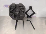 24 Hyundai Kona Limited Jack And Tool Kit 1.6L Turbo Complete Used. Price: $150.00.