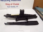 Pacifica 2004 Jack 170906 Used. Price: $67.09.