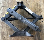 2006 Pontiac G6 Spare Tire Jack Used. Price: $44.99.