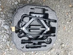 Elantra 2018 Jack 370019 Used. Price: $100.00.
