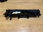 2005-2010 Jeep Commander Grand Cherokee Emergency Tire Jack Kit Oem 56052848AA Used. Price: $80.00.