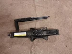 Caravan 2007 Jack 1096729 Used. Price: $67.10.