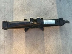 2004-2006 Kia Amanti Jack Oem Used. Price: $40.00.