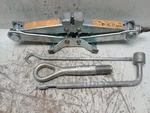 Infiniti Q50 2015 Jack 1690160 Used. Price: $100.00.