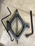 Corolla 2017 Jack 2685578 Used. Price: $65.00.